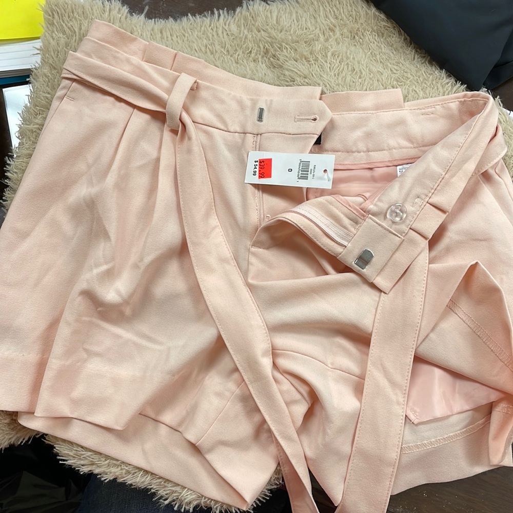 Pink blush sz 0 Banana Republic shorts button/clasp/ribbon belt/waist pleated